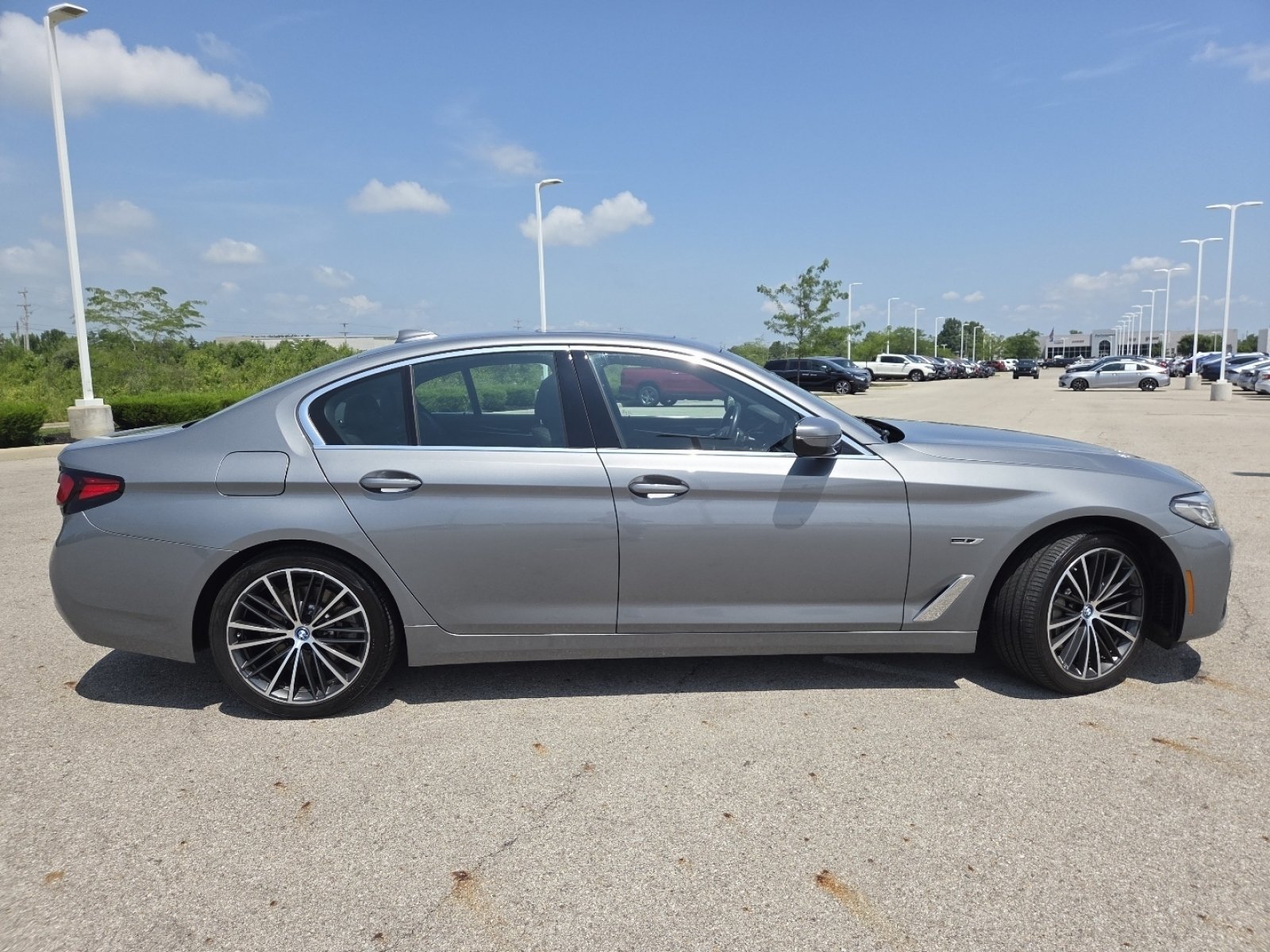Used 2023 BMW 530e xDrive AWD/4WD image 19