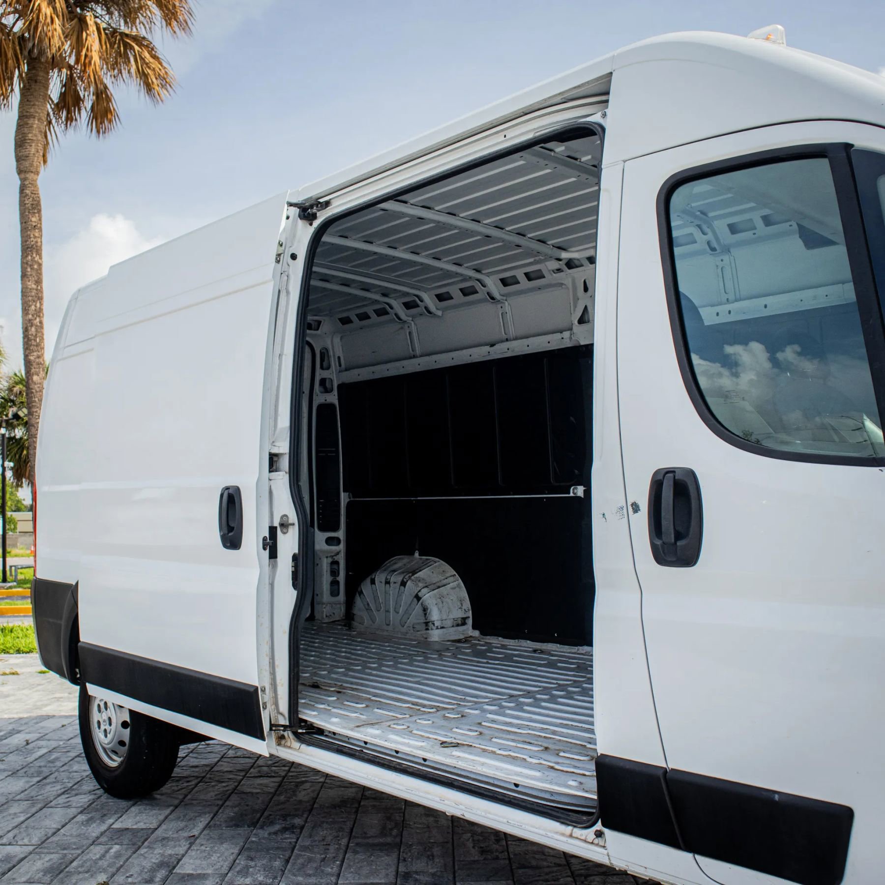 Used 2023 RAM ProMaster 2500 FWD image 17