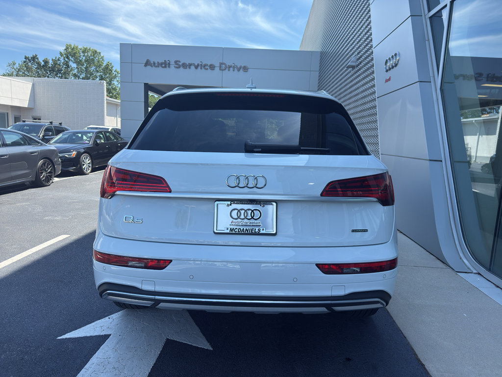 Used 2023 Audi Q5 2.0T Premium w/ Convenience Package AWD/4WD image 4