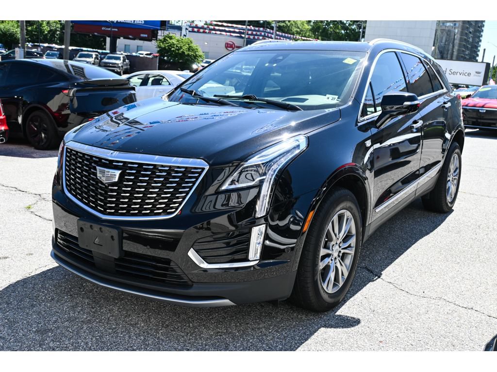 Used 2022 Cadillac XT5 Premium Luxury w/ Technology Package AWD/4WD image 3