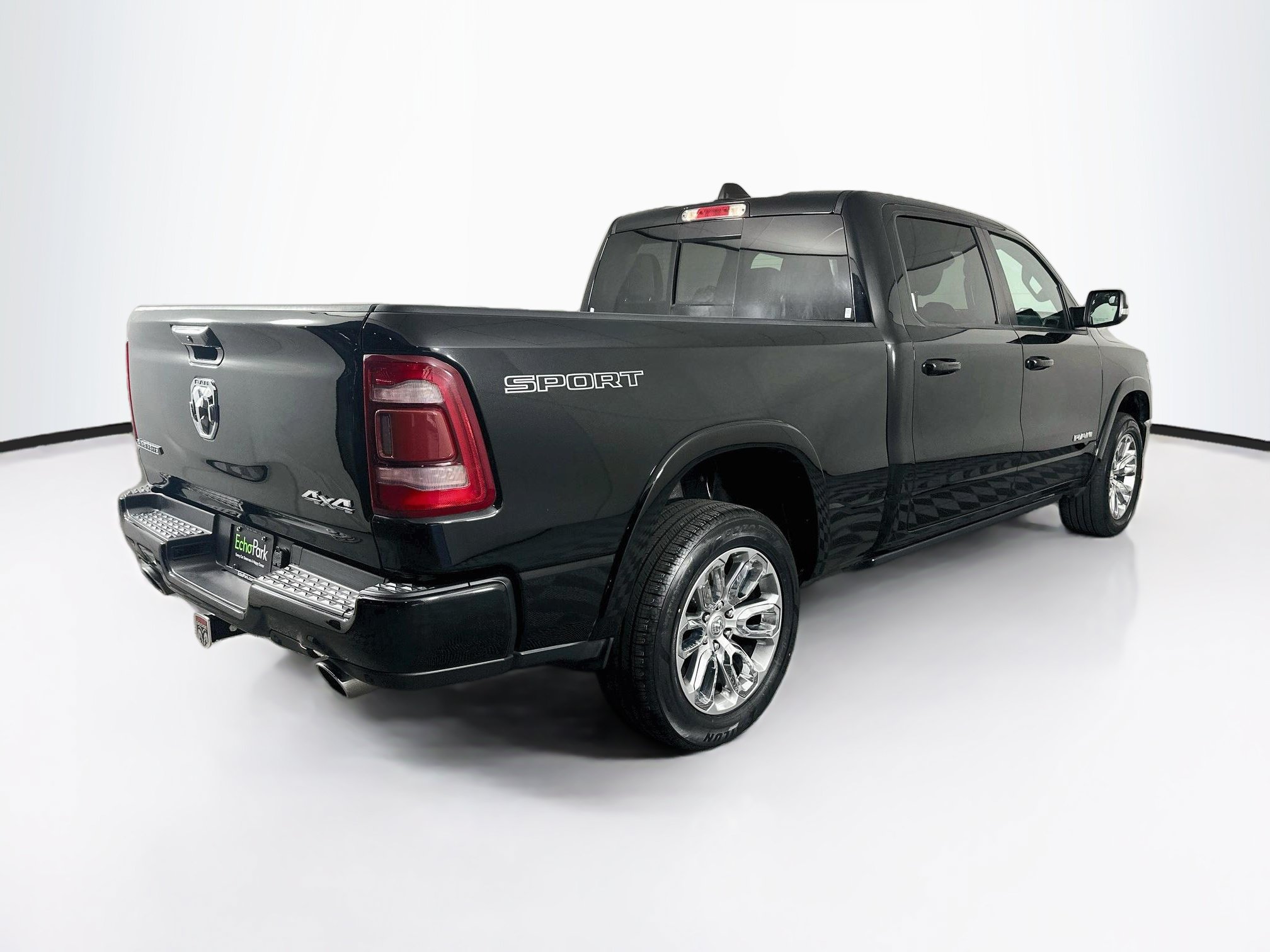 Used 2022 RAM 1500 Laramie AWD/4WD image 9