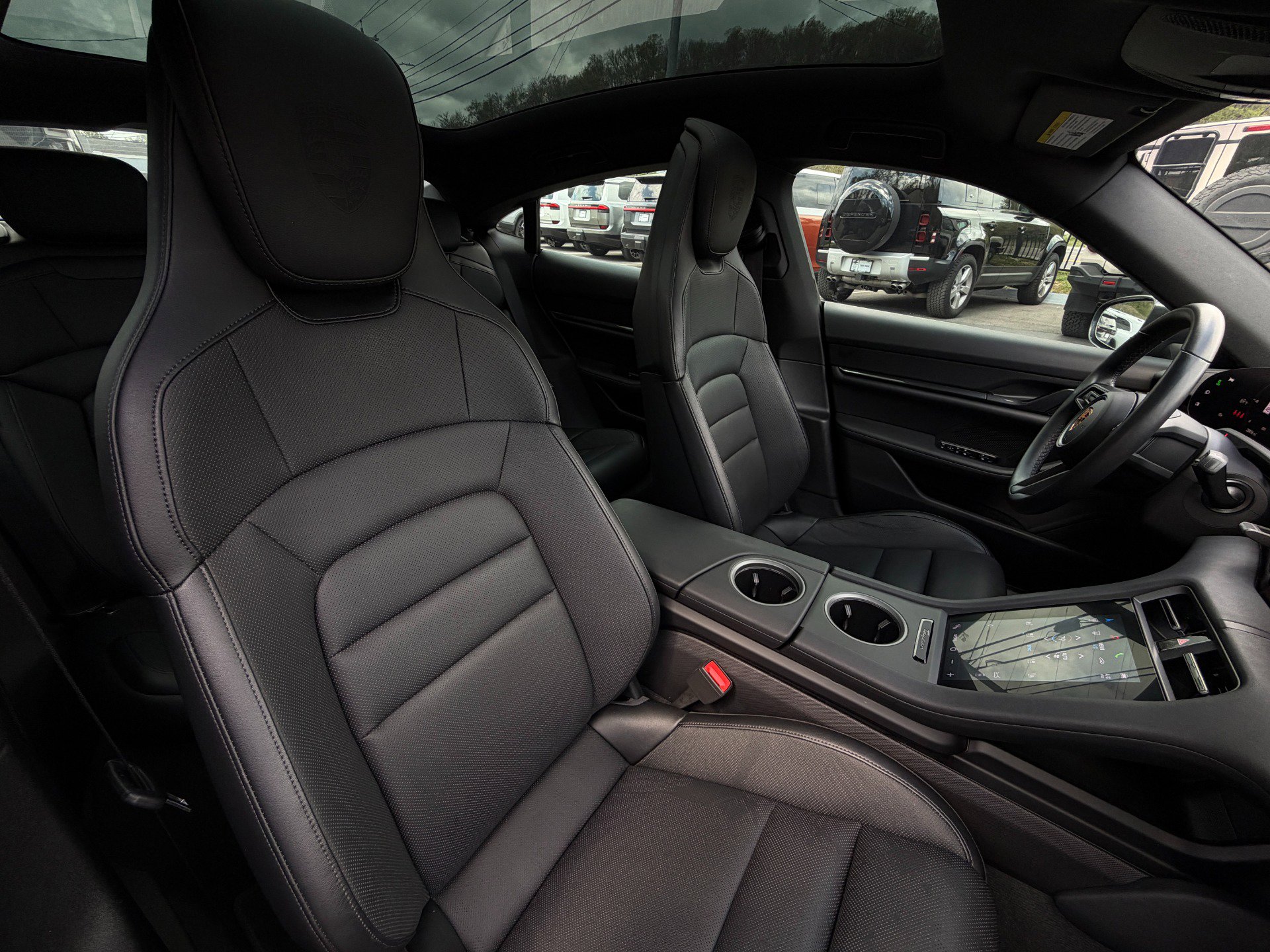 Used 2022 Porsche Taycan image 16