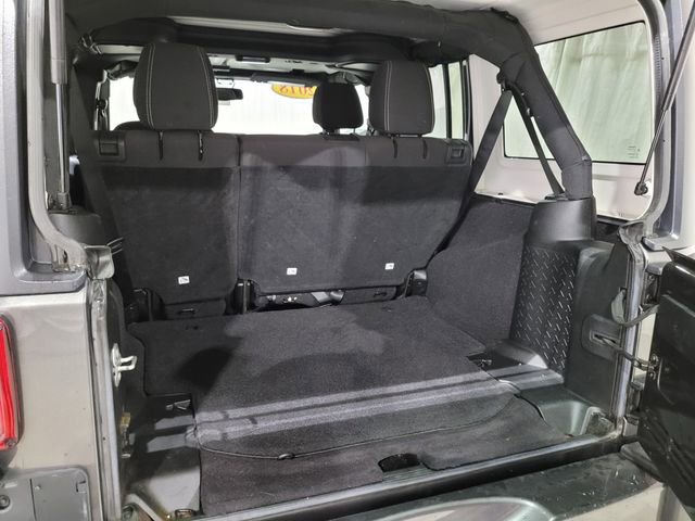 Used 2018 Jeep Wrangler Unlimited Sahara w/ Connectivity Group image 46