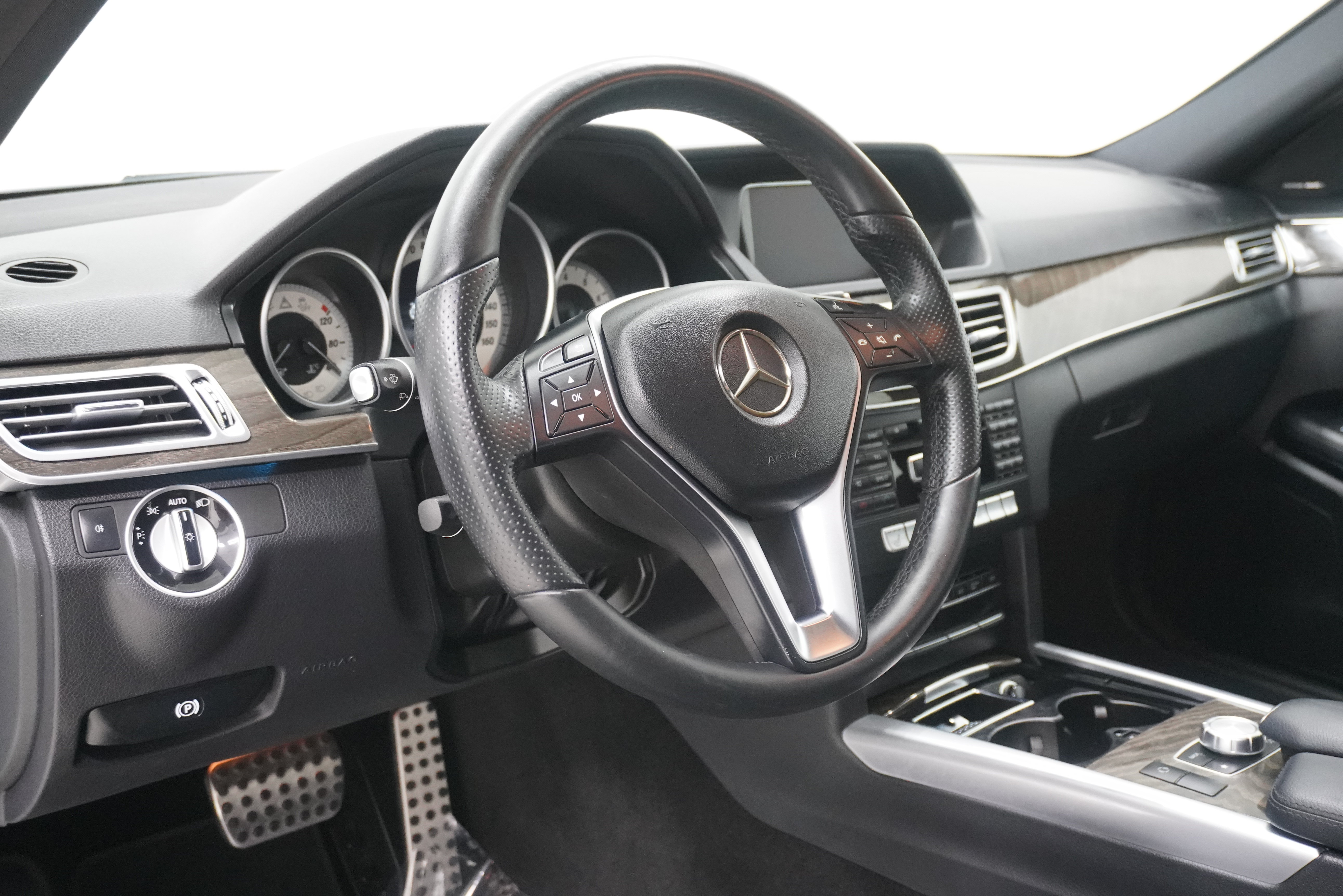 Used 2015 Mercedes-Benz E 350 Sedan image 10