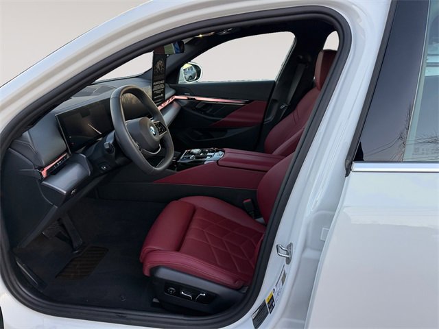 Certified 2025 BMW i5 xDrive40 w/ M Sport Package image 9