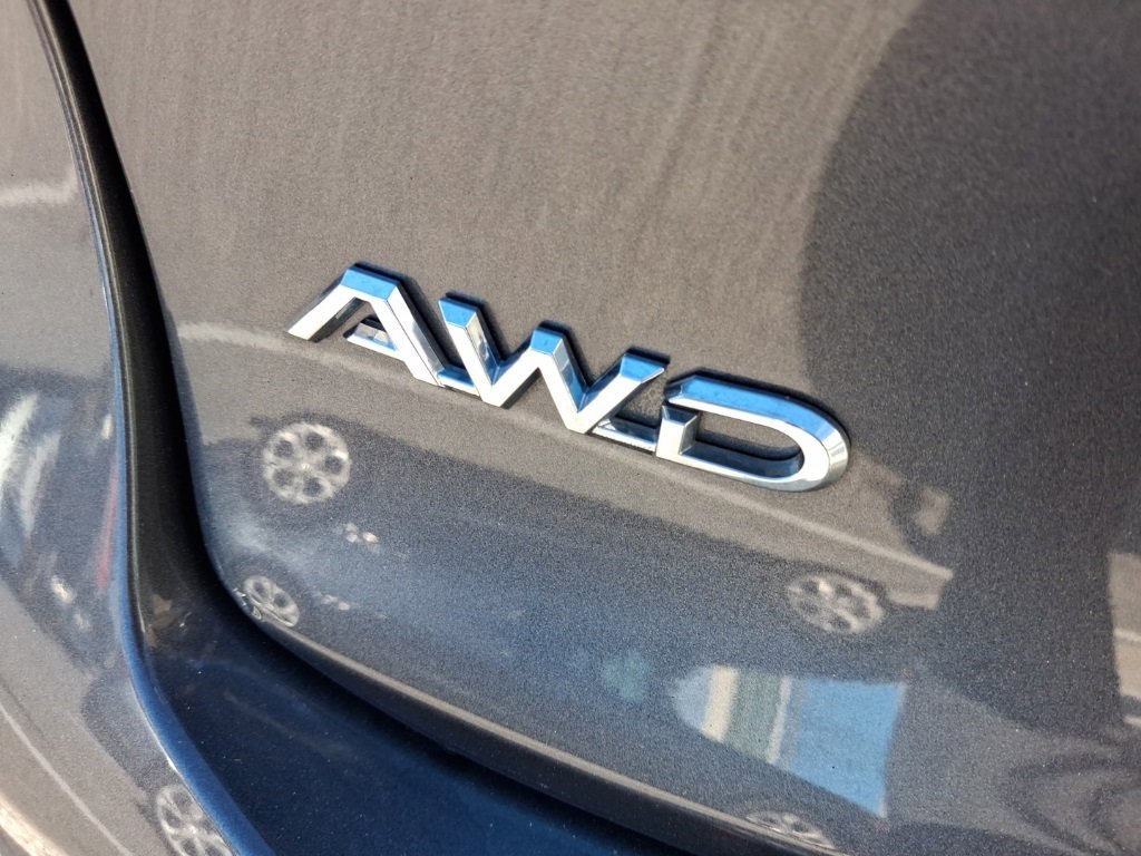 Used 2023 Toyota Crown XLE image 9