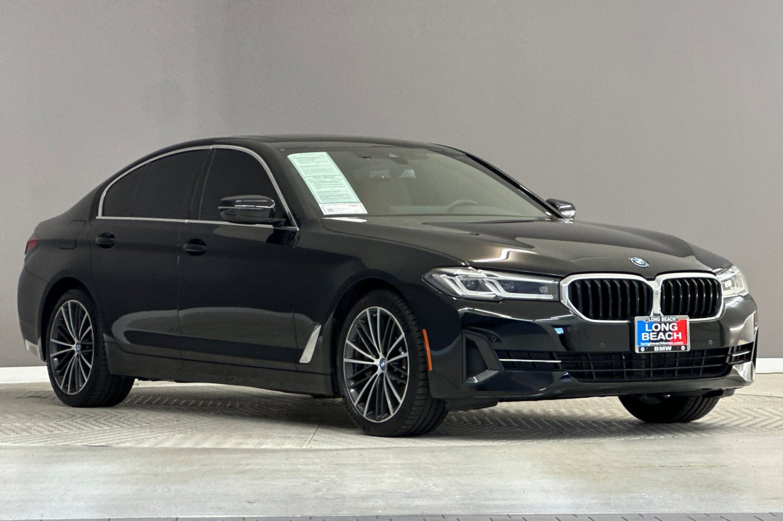 Certified 2023 BMW 530e w/ Convenience Package RWD image 6
