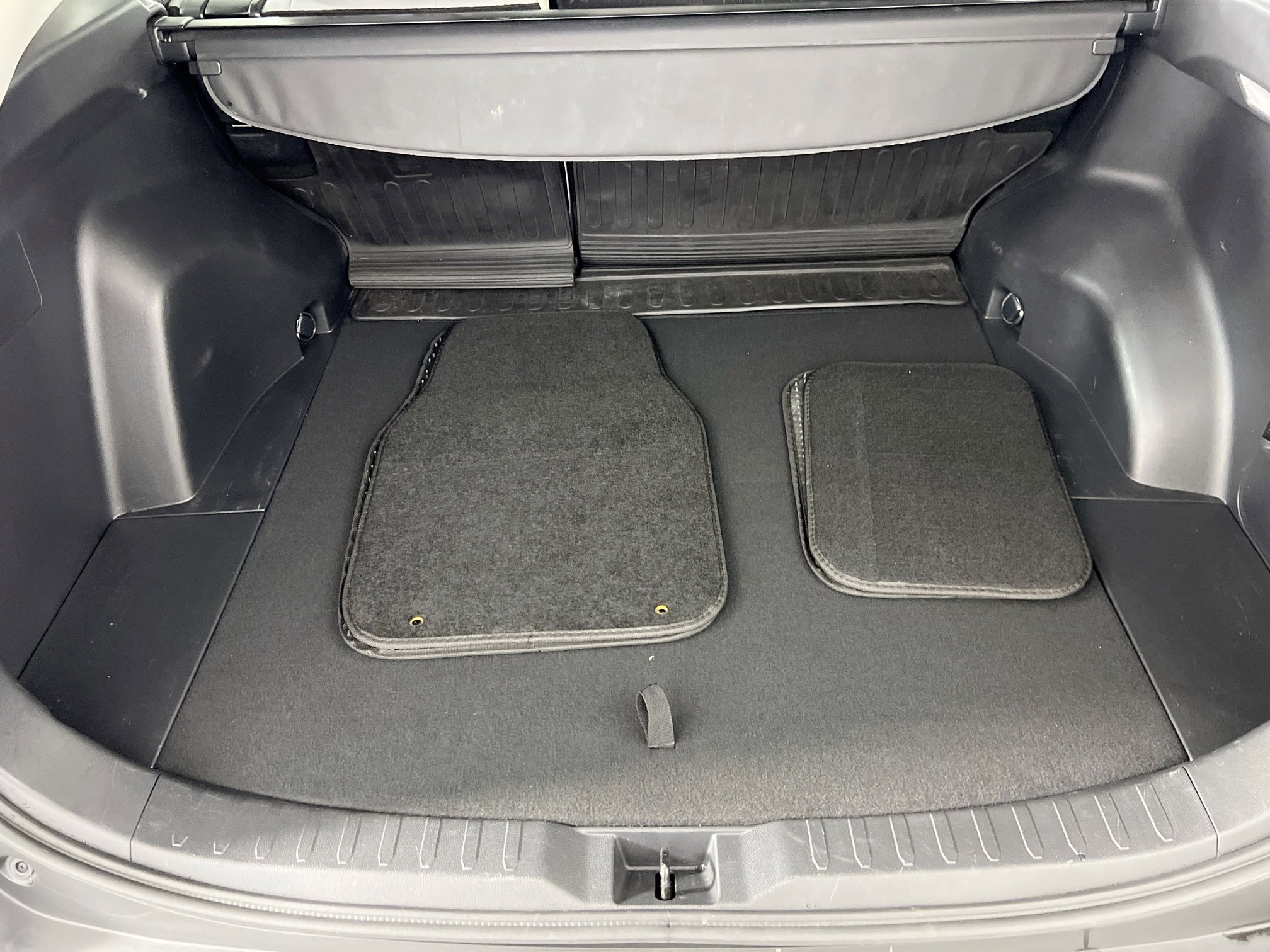 Used 2021 Toyota RAV4 XLE Premium image 25