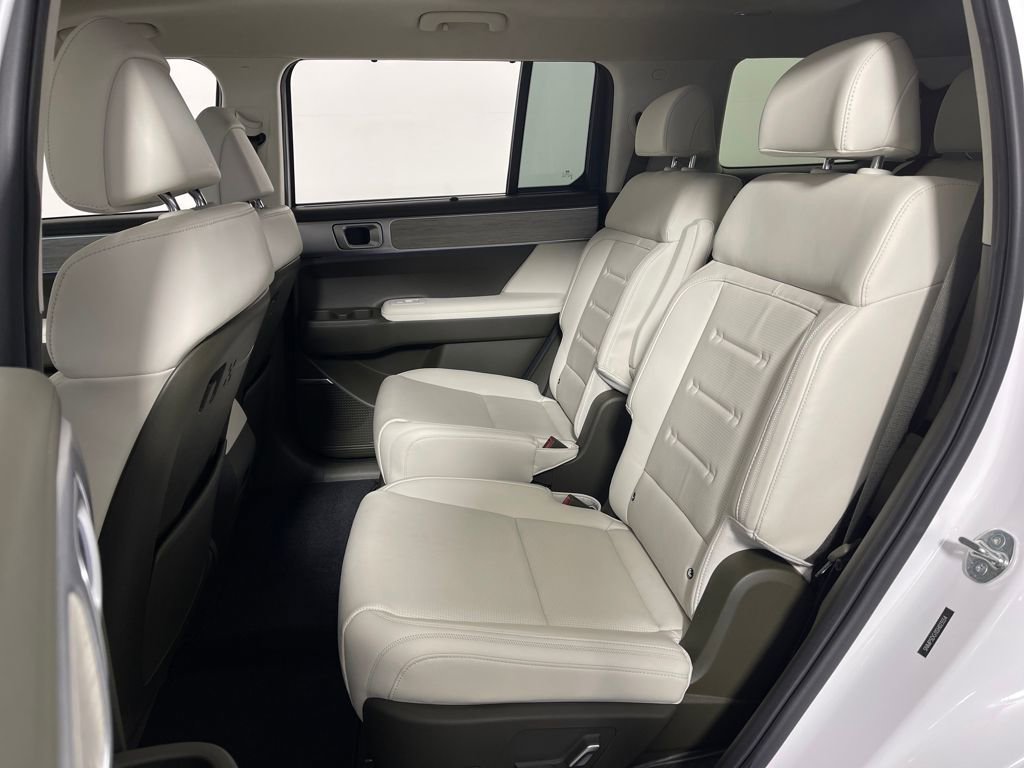 Certified 2025 Hyundai Santa Fe Calligraphy image 13