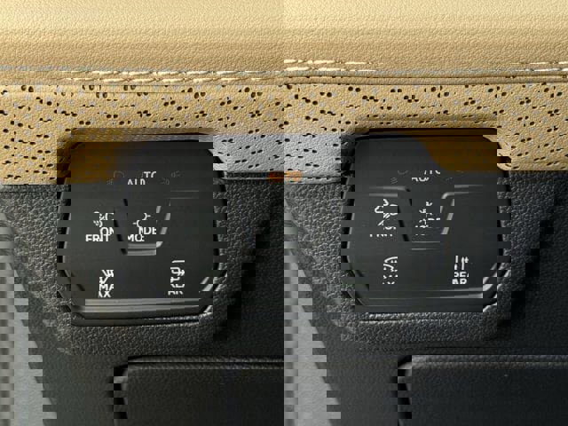 Used 2025 Volkswagen Atlas Cross Sport SE AWD/4WD image 25