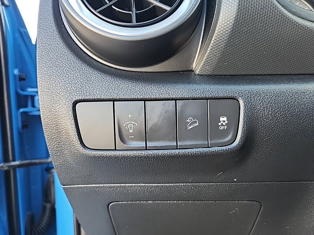 Used 2023 Hyundai Kona SEL AWD/4WD image 24