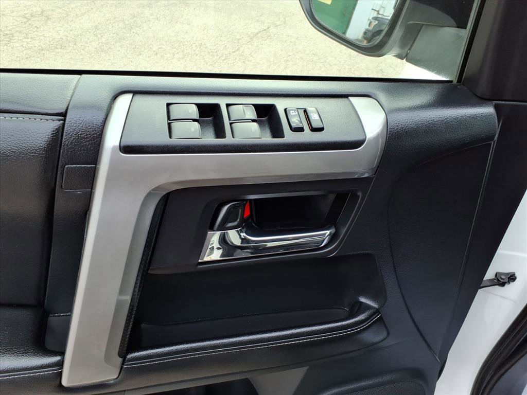 Used 2015 Toyota 4Runner SR5 image 13