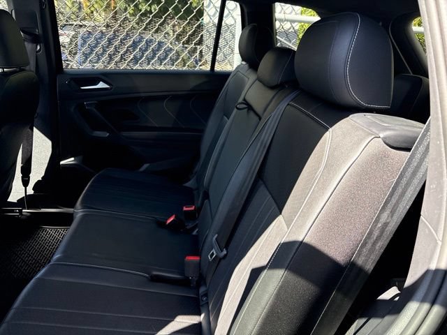 Certified 2023 Volkswagen Tiguan SE R-Line FWD image 7