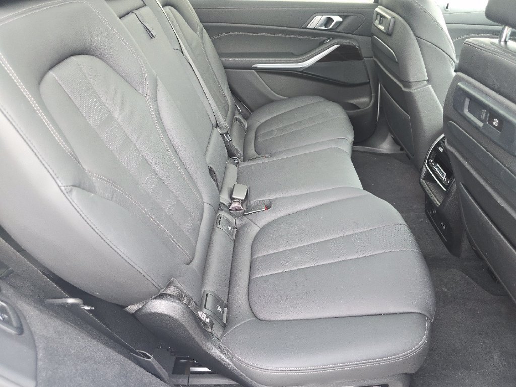 Used 2021 BMW X7 xDrive40i w/ Luxury Seating Package AWD/4WD image 21