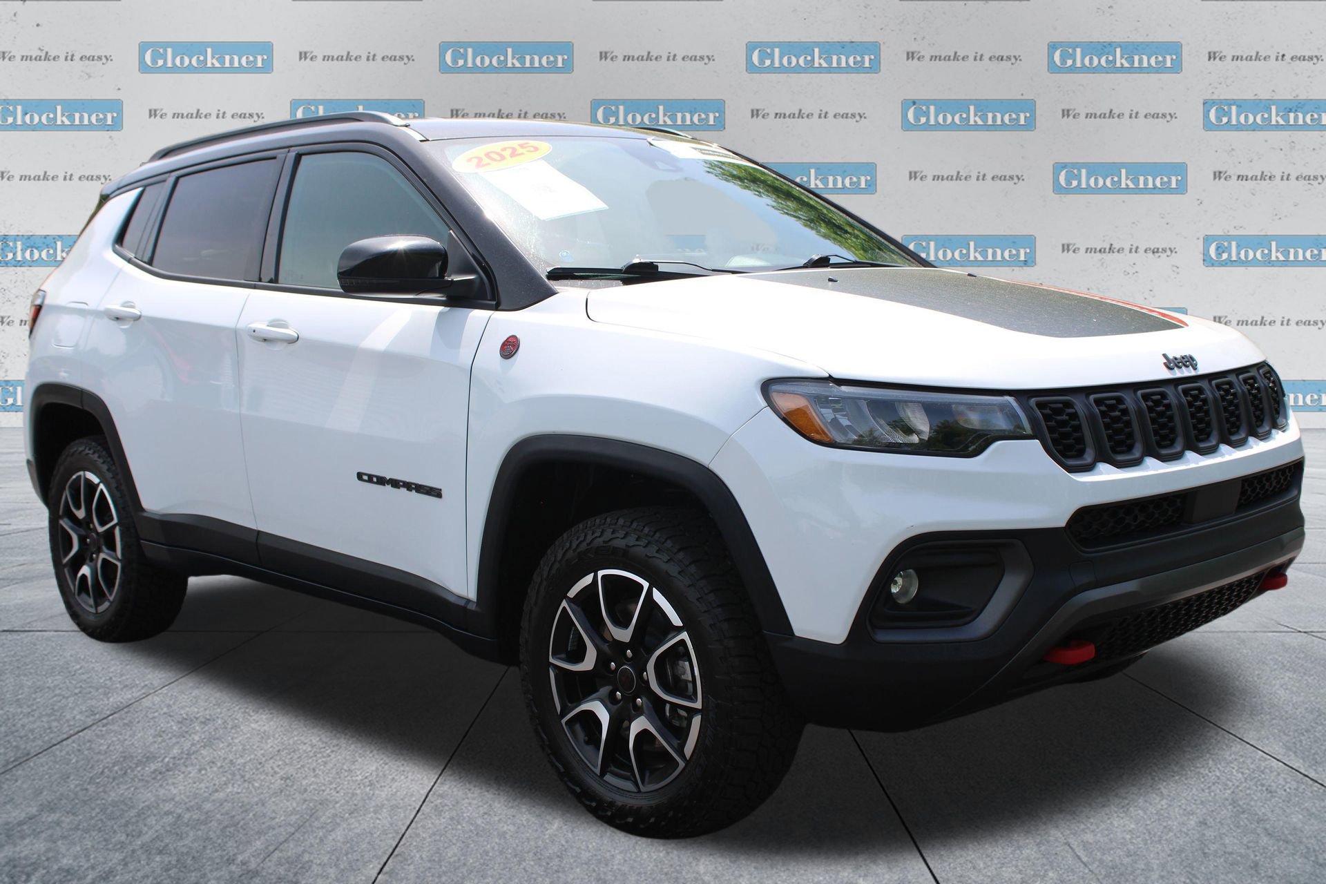 Used 2025 Jeep Compass Trailhawk AWD/4WD image 4