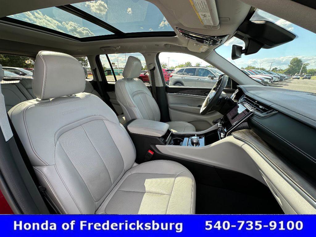 Used 2022 Jeep Grand Cherokee Overland image 37