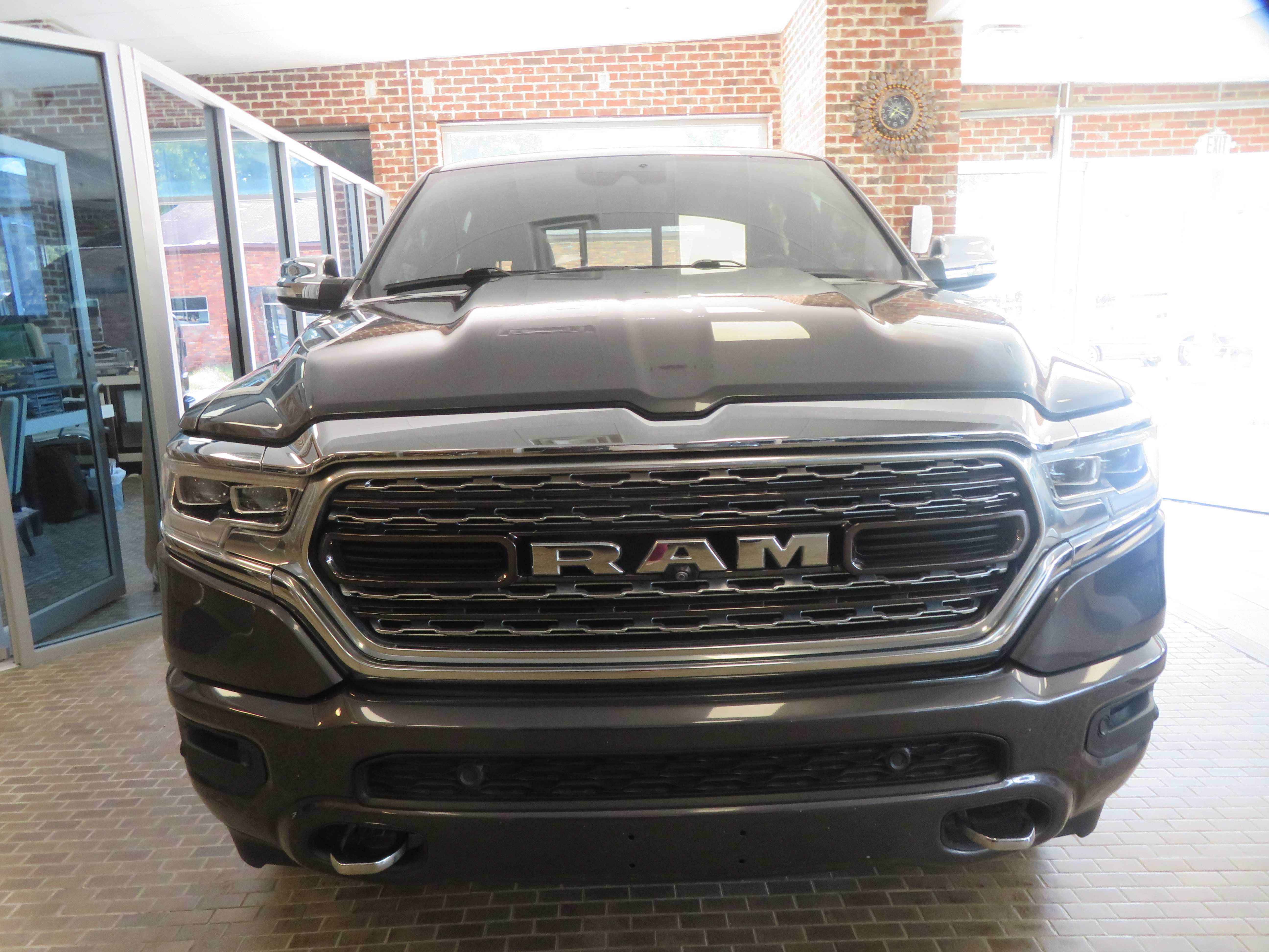 Used 2020 RAM 1500 Limited AWD/4WD image 2