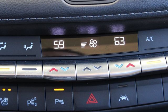 Used 2022 Cadillac XT4 Premium Luxury w/ Technology Package FWD image 21