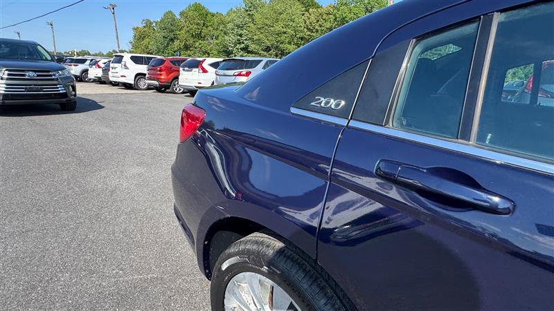Used 2014 Chrysler 200 LX FWD image 25