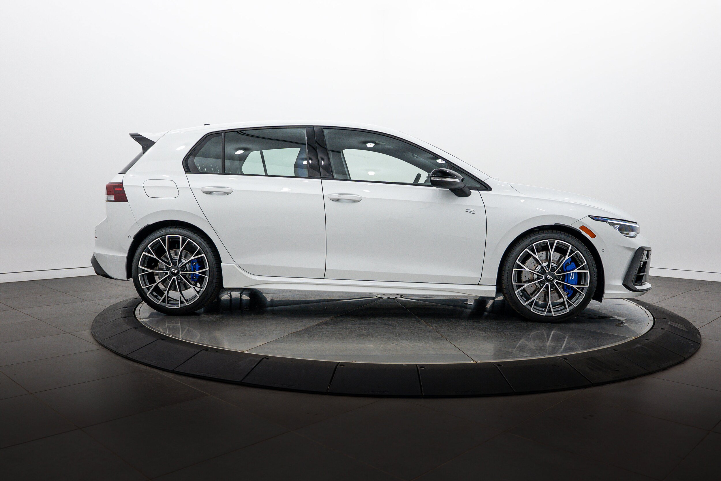 Used 2025 Volkswagen Golf w/ Euro Style Package AWD/4WD image 3