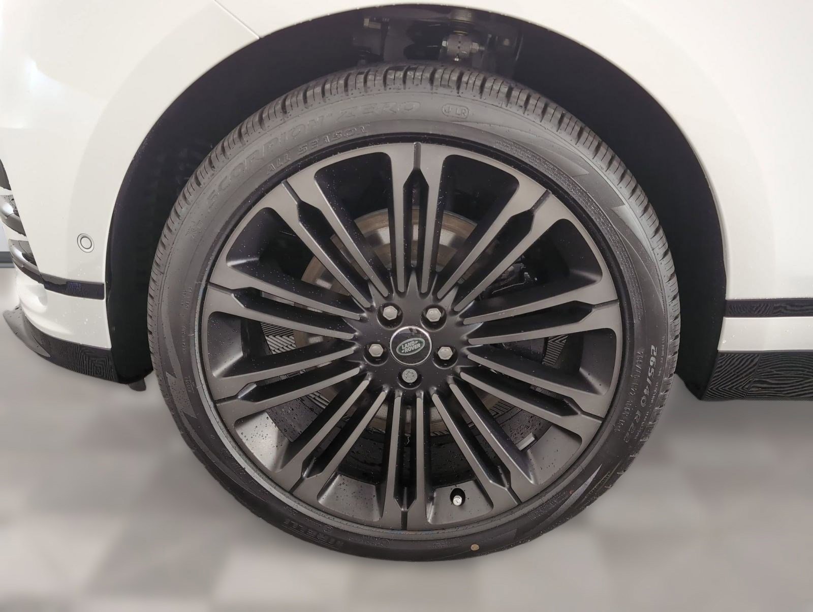 Certified 2026 Land Rover Range Rover Velar Dynamic SE image 10