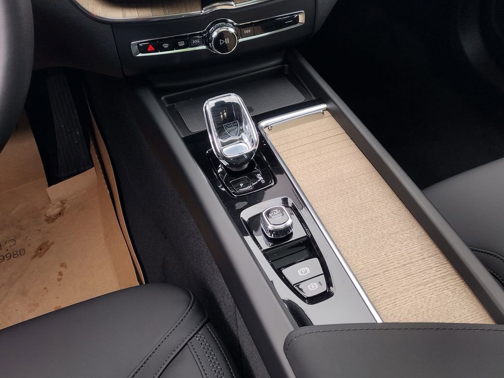 New 2026 Volvo XC60 B5 Plus w/ Climate Package image 26