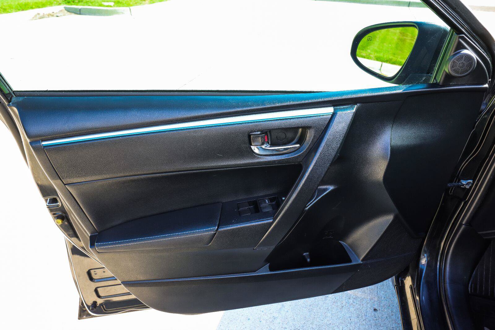 Used 2015 Toyota Corolla S Premium FWD image 34