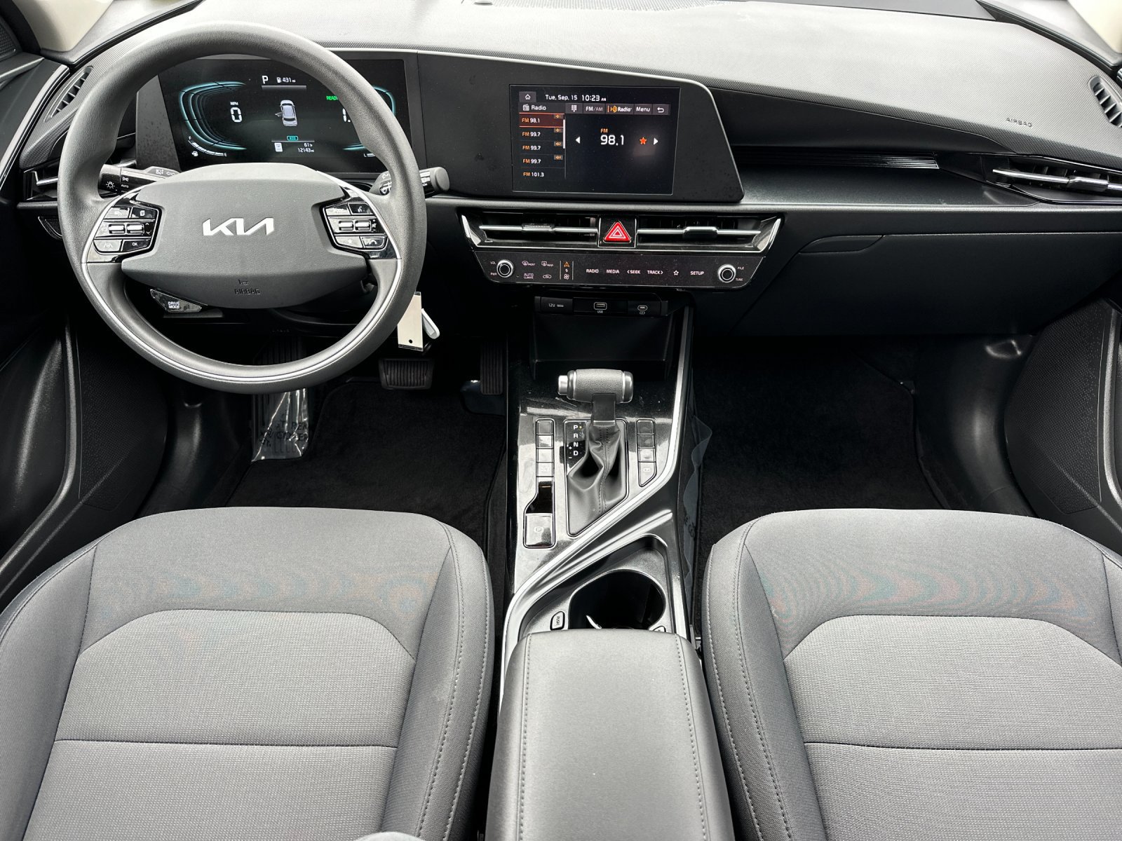Used 2025 Kia Niro LX FWD image 12