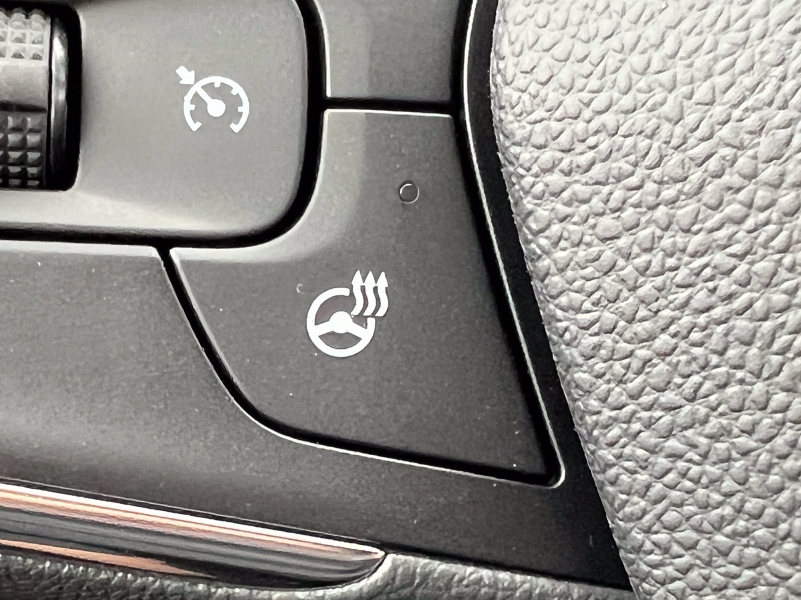 New 2026 Chevrolet Trax ACTIV w/ Sunroof Package FWD image 20