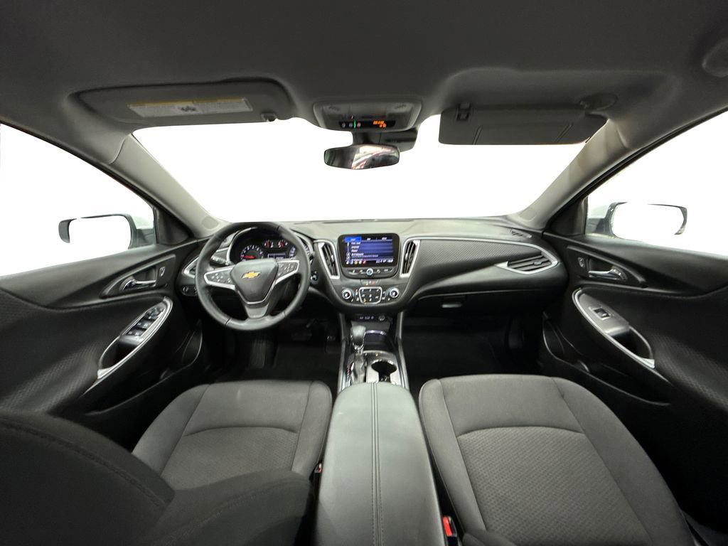Used 2025 Chevrolet Malibu LT image 17