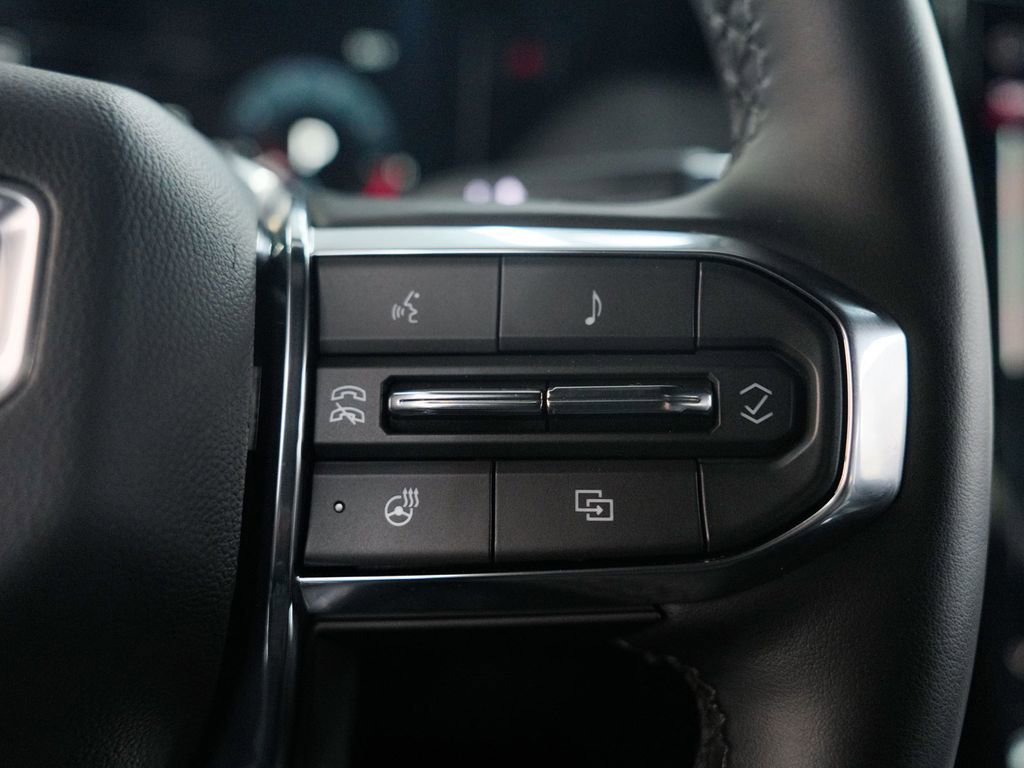 Used 2025 GMC Yukon XL Denali AWD/4WD image 23
