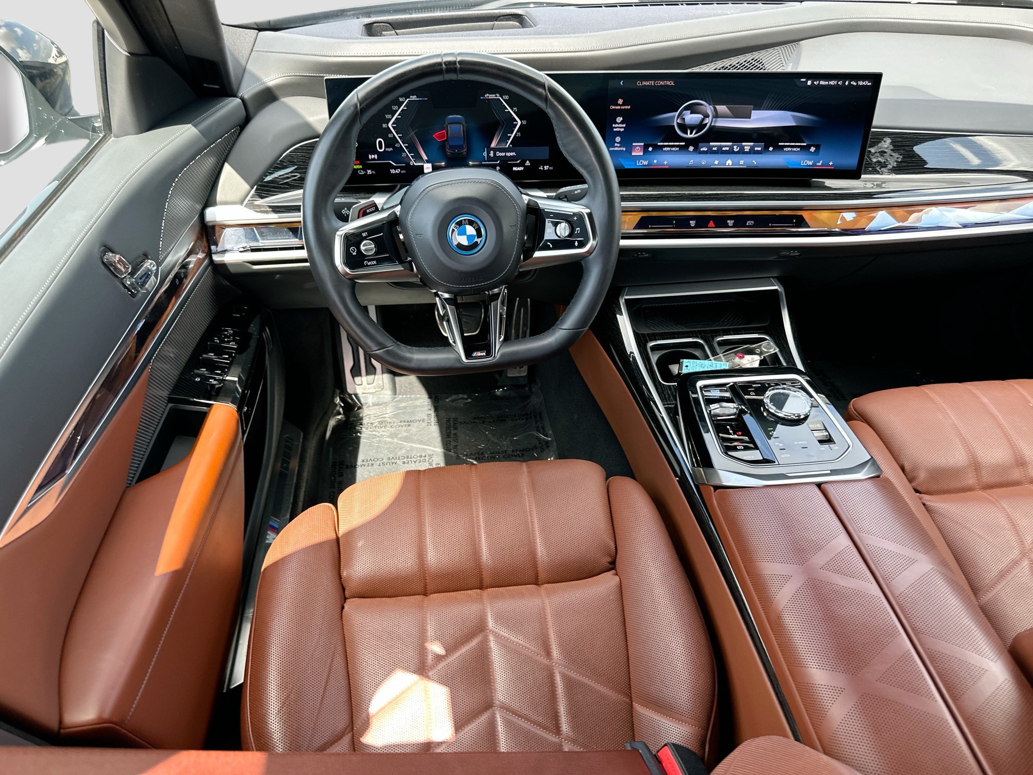 Used 2024 BMW i7 xDrive60 w/ Premium Package AWD/4WD image 23