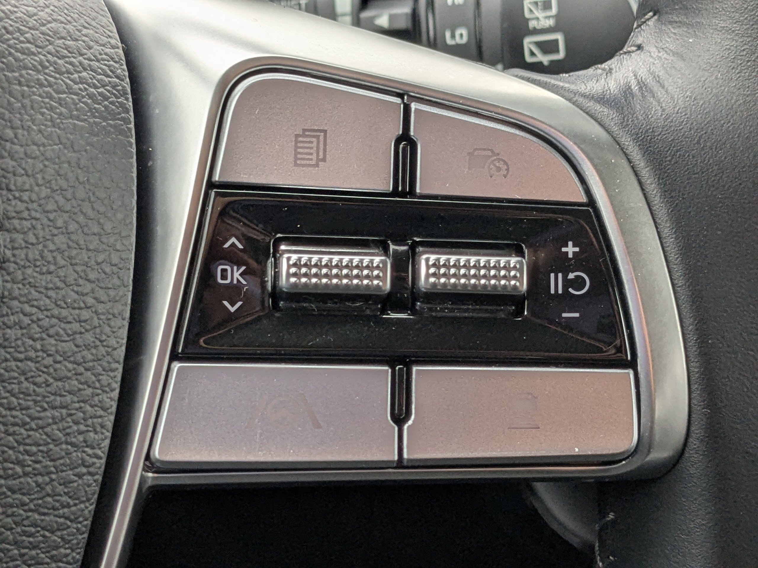 Used 2025 Kia Telluride S image 34