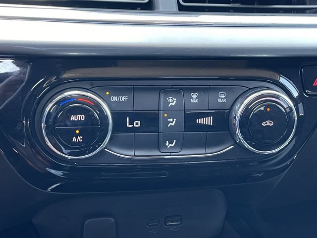 Used 2025 Chevrolet Trax LT FWD image 19