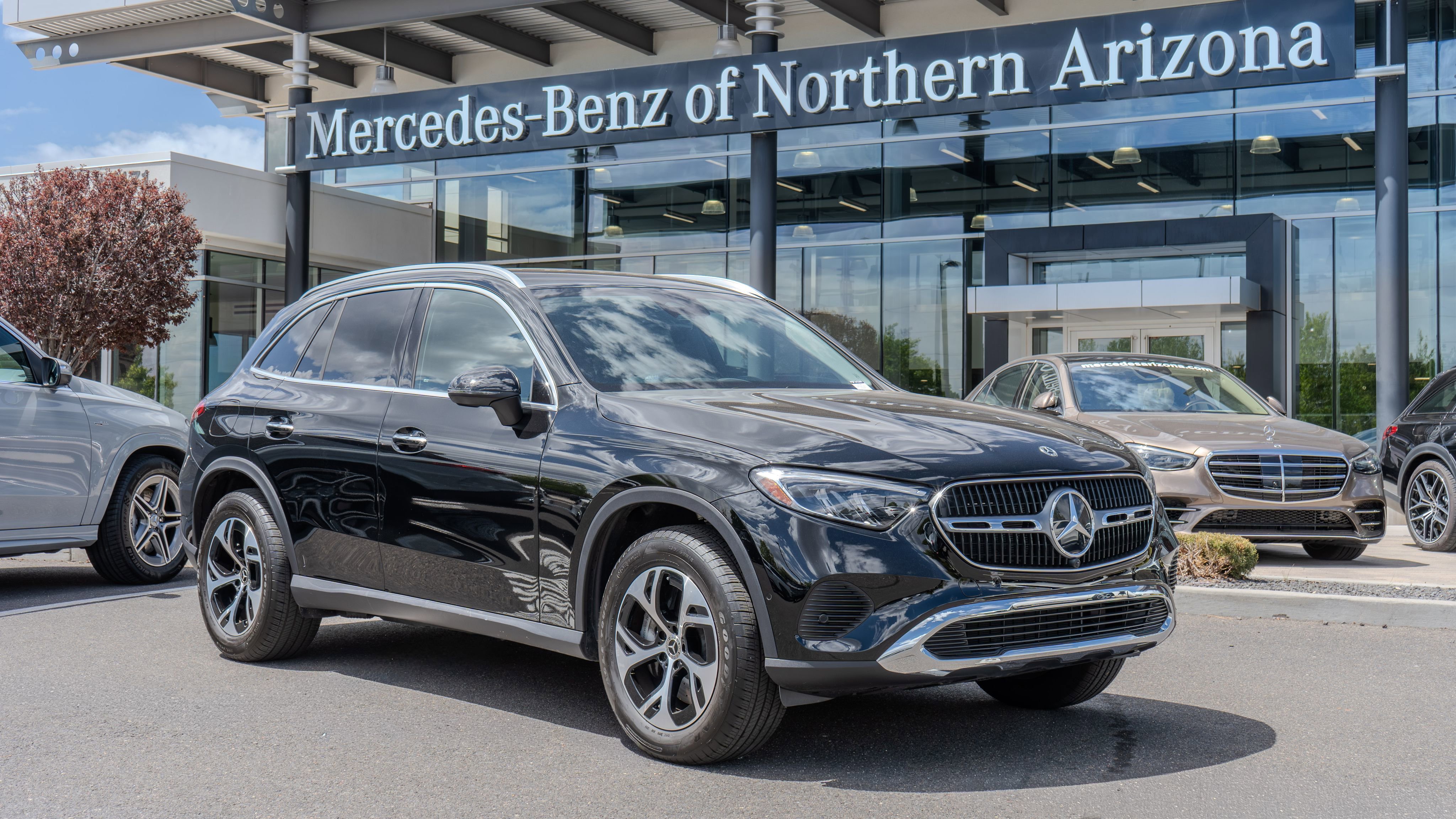 Certified 2025 Mercedes-Benz GLC 350e 4MATIC image 1