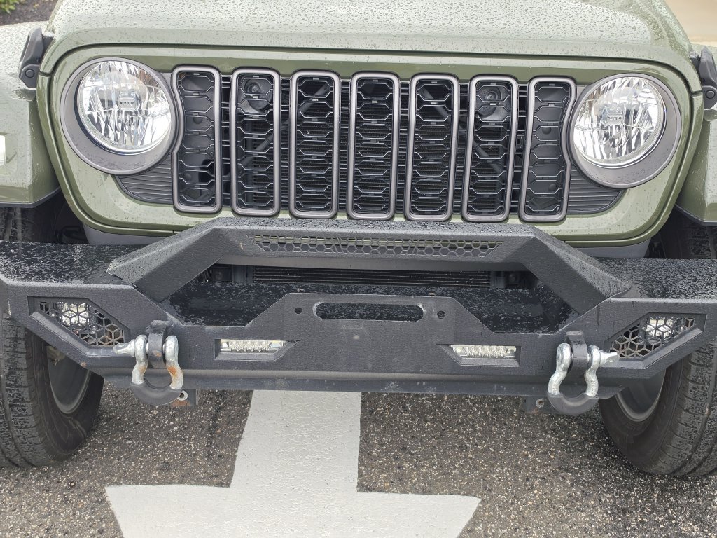 Used 2024 Jeep Wrangler Unlimited w/ Convenience Group AWD/4WD image 12