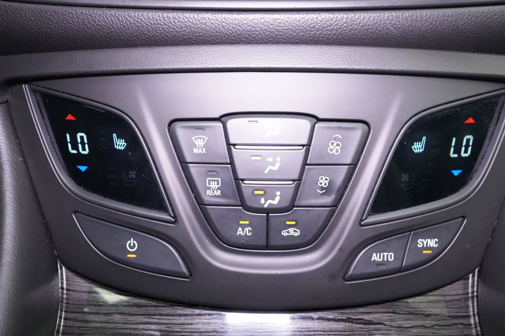 Used 2018 Buick Envision Essence AWD/4WD image 32