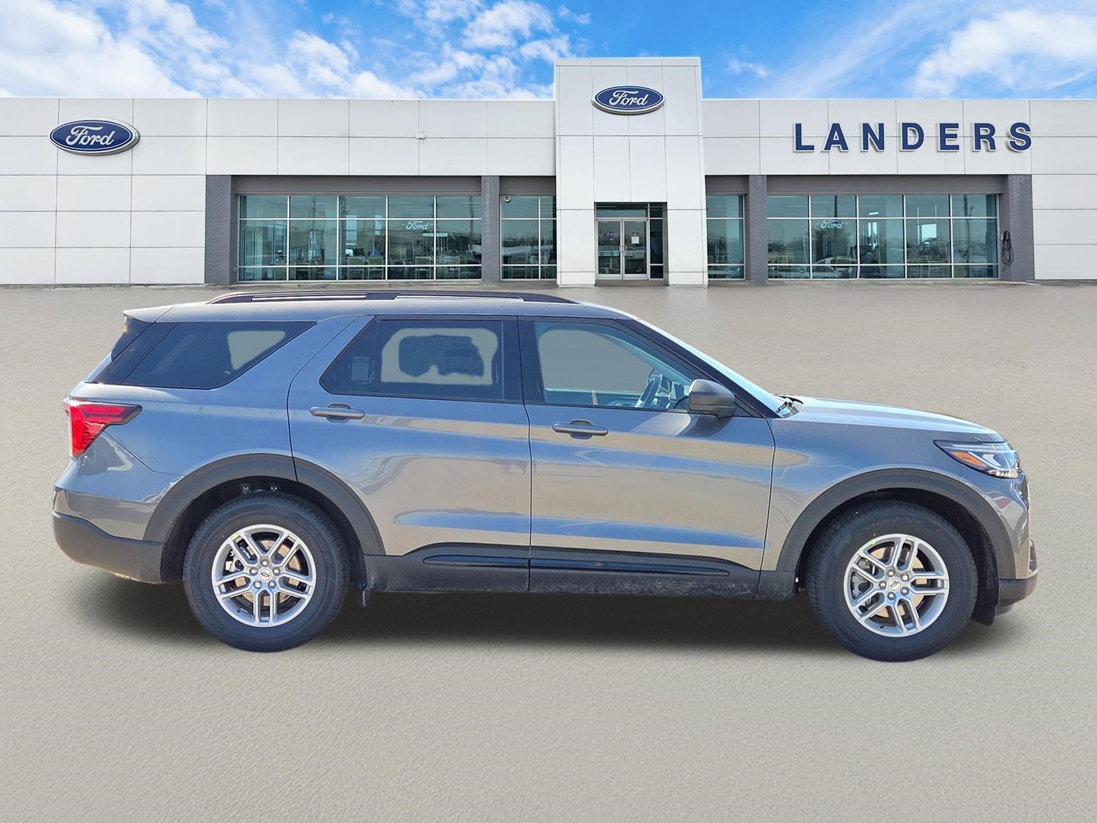 New 2026 Ford Explorer Active RWD image 2