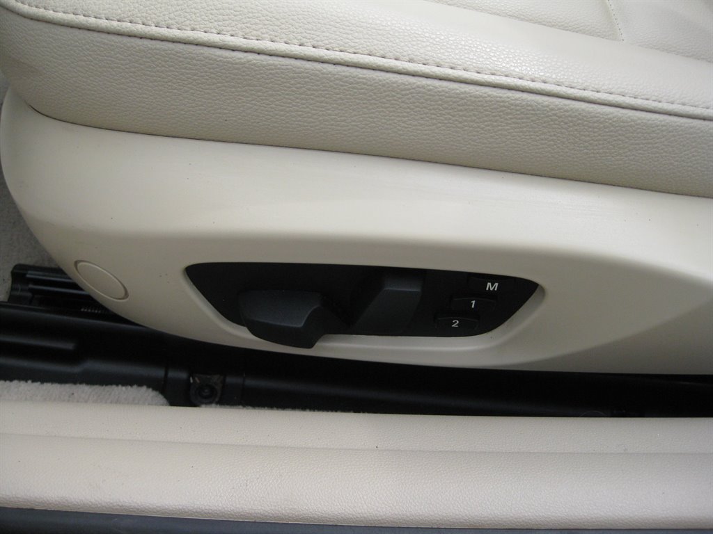 Used 2009 BMW 328i Convertible RWD image 13