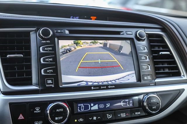 Used 2019 Toyota Highlander Limited AWD/4WD image 28