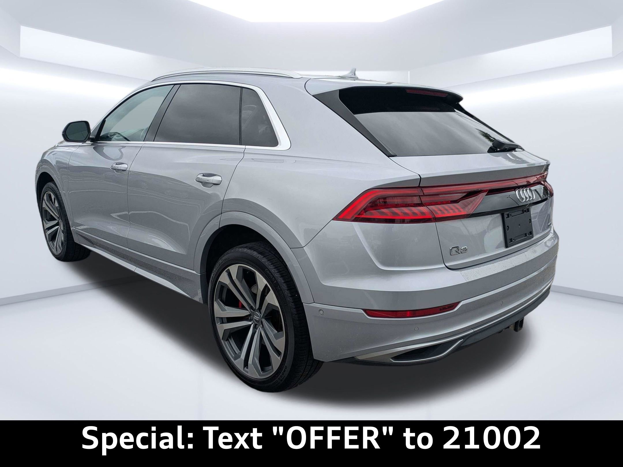 Used 2019 Audi Q8 Prestige w/ Luxury Package AWD/4WD image 6