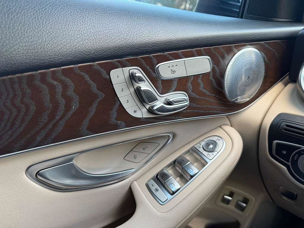 Used 2019 Mercedes-Benz GLC 350e 4MATIC image 30
