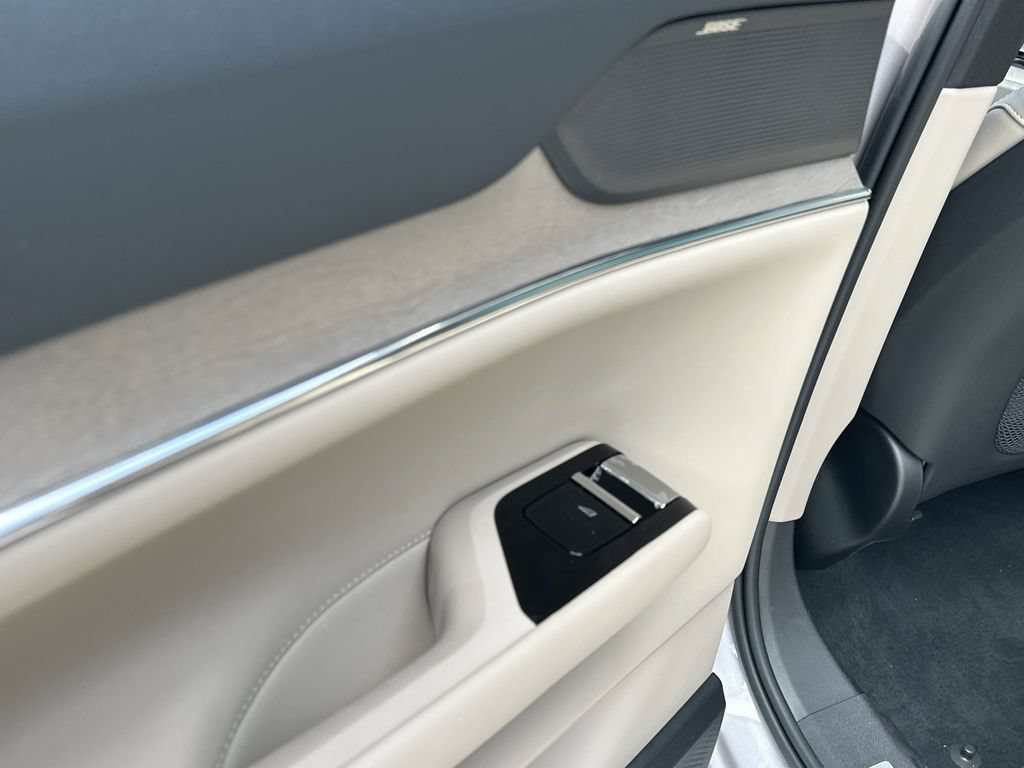 New 2026 Volvo EX90 Plus RWD image 12
