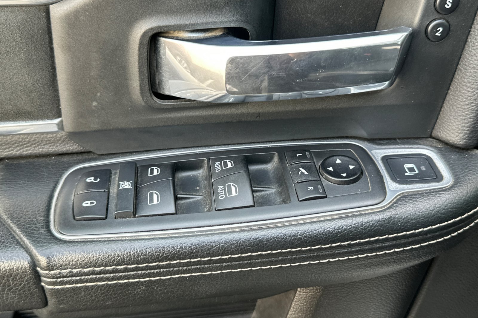 Used 2019 RAM 2500 Laramie AWD/4WD image 12