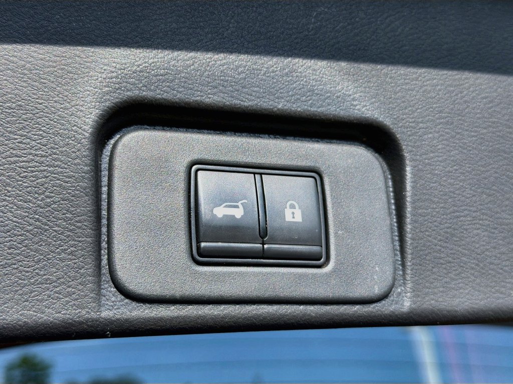 Used 2023 Nissan Rogue SV w/ SV Premium Package AWD/4WD image 32