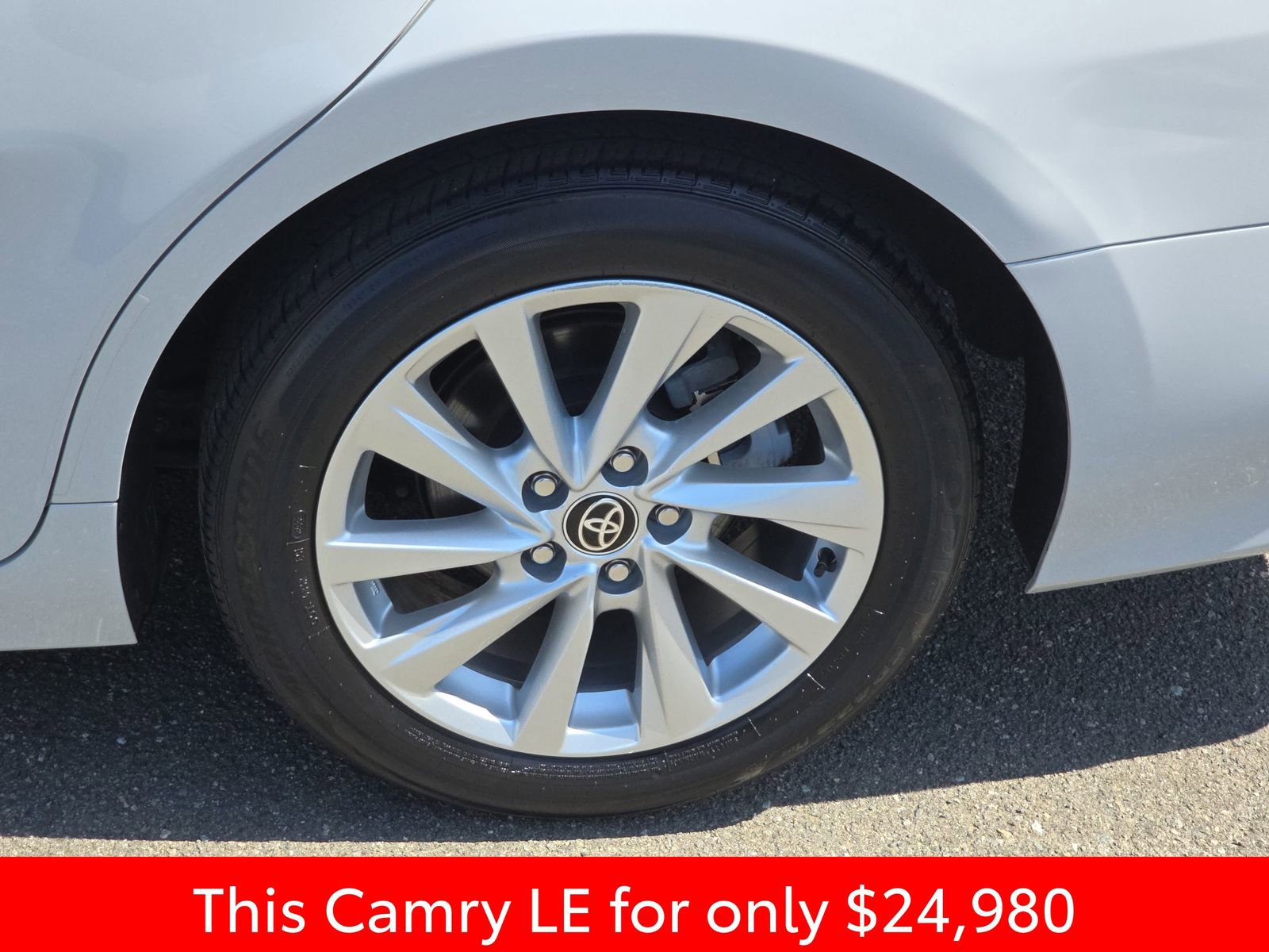 Used 2024 Toyota Camry LE FWD image 39