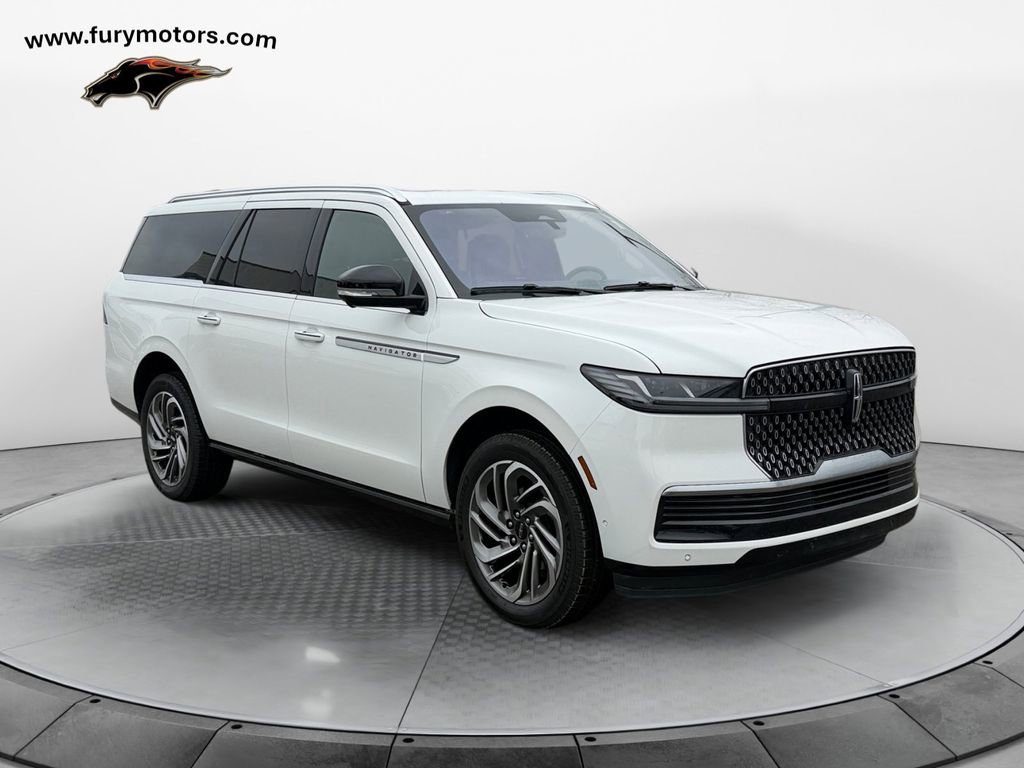 Used 2025 Lincoln Navigator L Reserve image 1