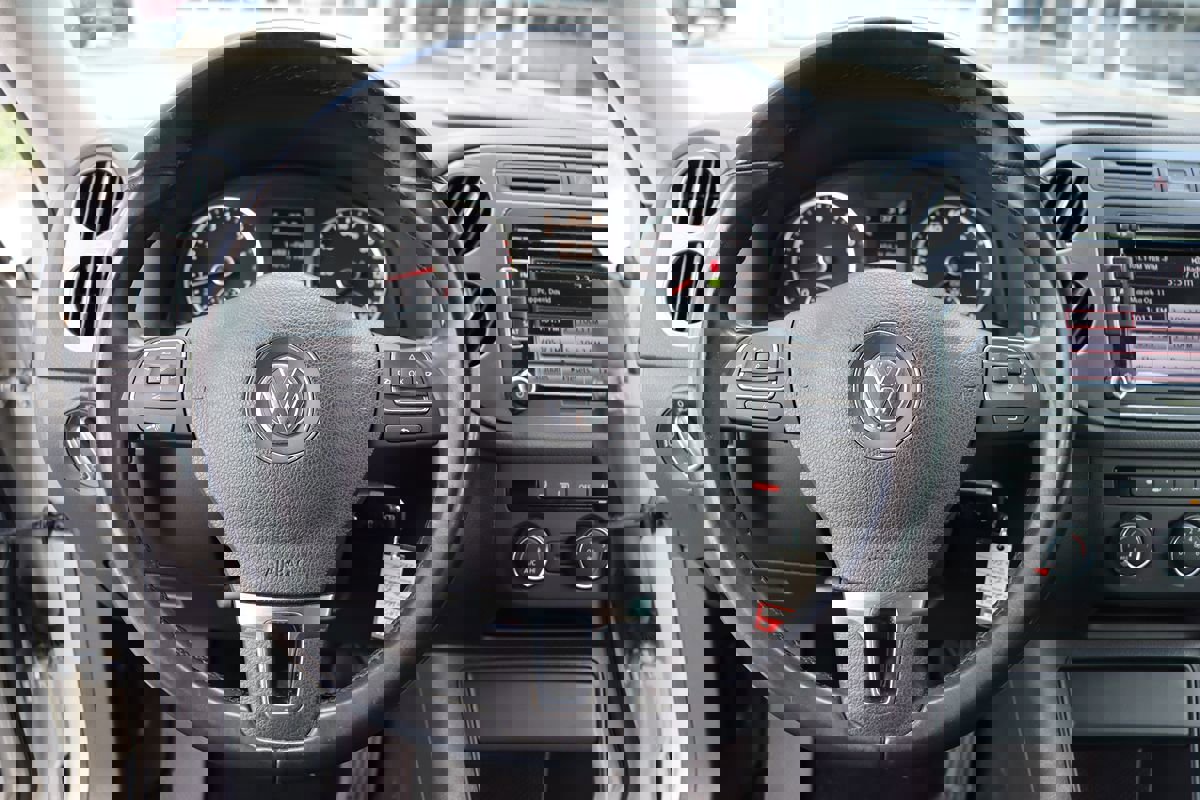 Used 2013 Volkswagen Tiguan SE image 14