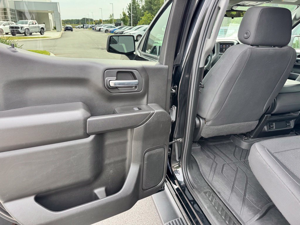 Used 2022 Chevrolet Silverado 1500 Custom AWD/4WD image 26