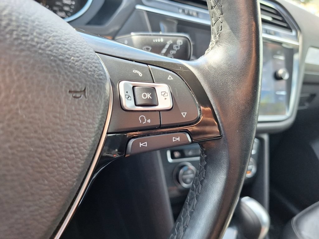 Used 2018 Volkswagen Tiguan SE AWD/4WD image 18
